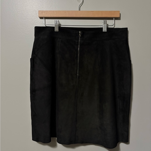 Judith & Charles Black Suede Lined Mini Skirt - Picture 4 of 8